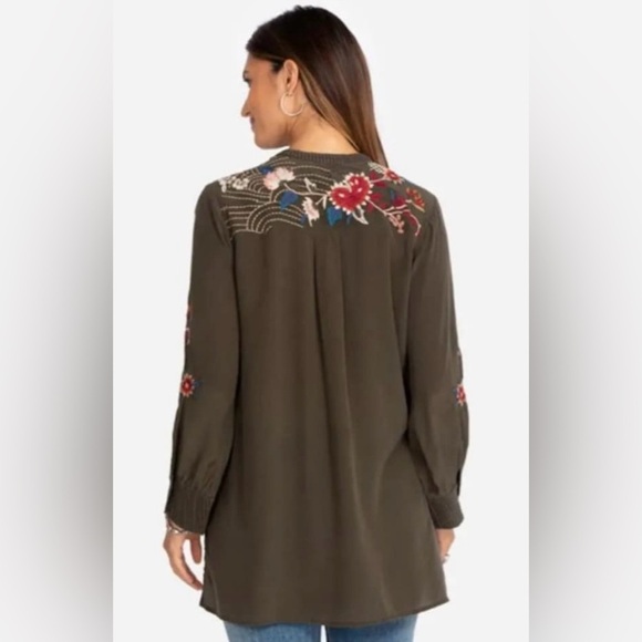 Johnny Was Green Asymmetrical Embellished Blouse - Picture 2 of 9